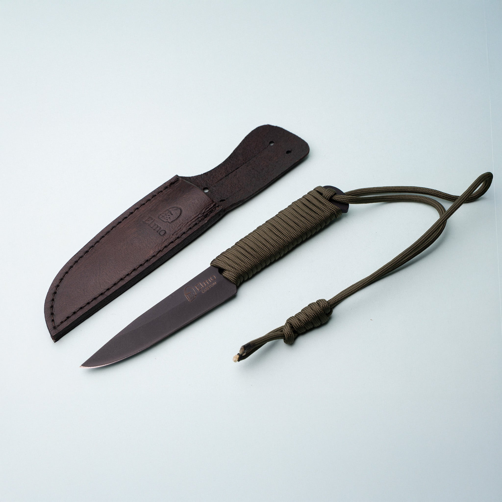 Faca de Caça FR1 com Paracord e Bainha de Couro