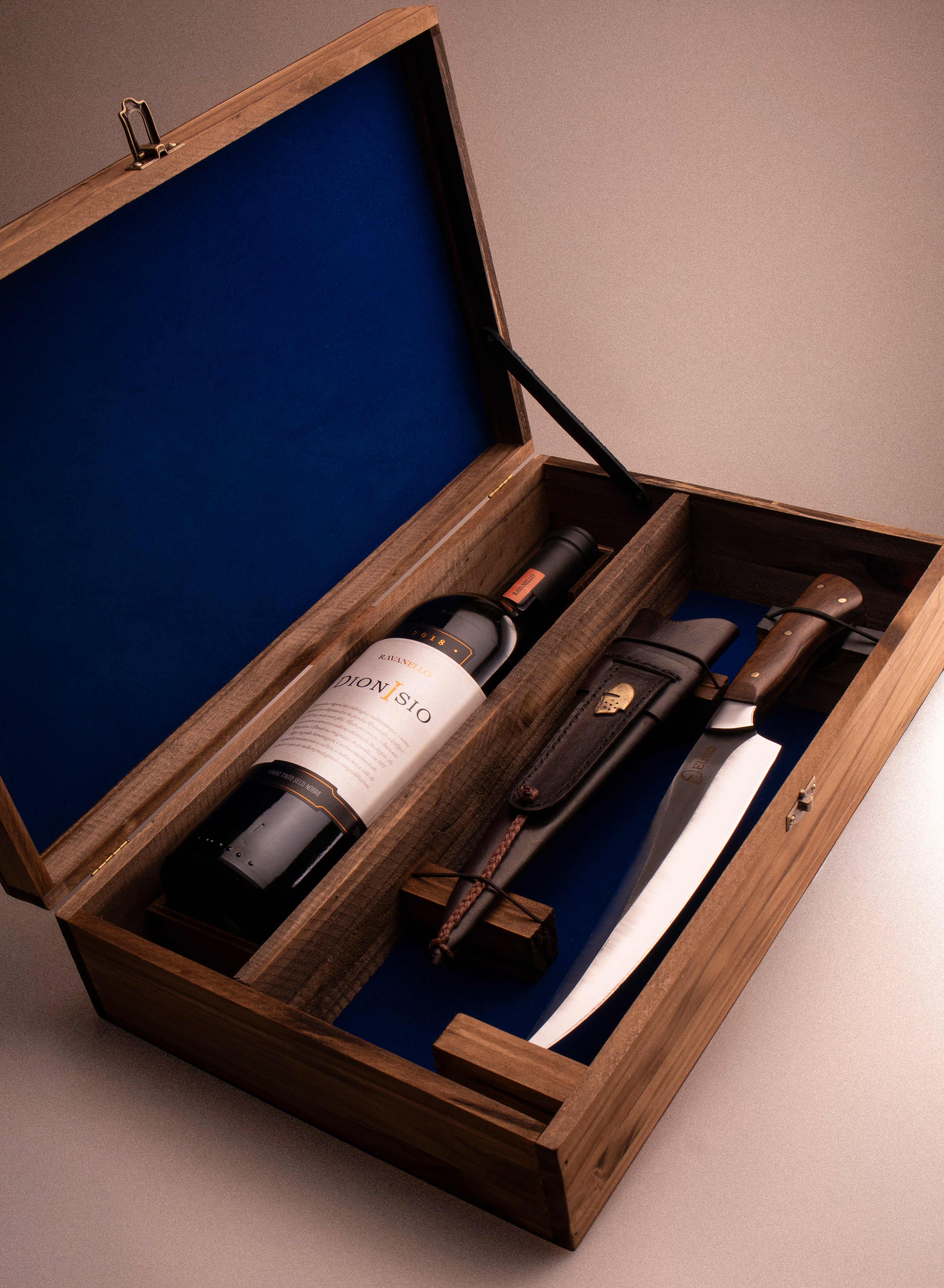Kit Elmo & Ravanello | Faca General 9" + Vinho Dionisio 2018